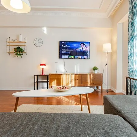 Comfortable And Modern 2br דירה *