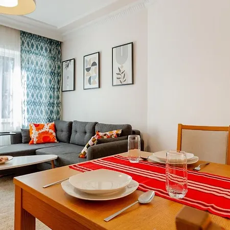 Comfortable And Modern 2br * איסטמבול